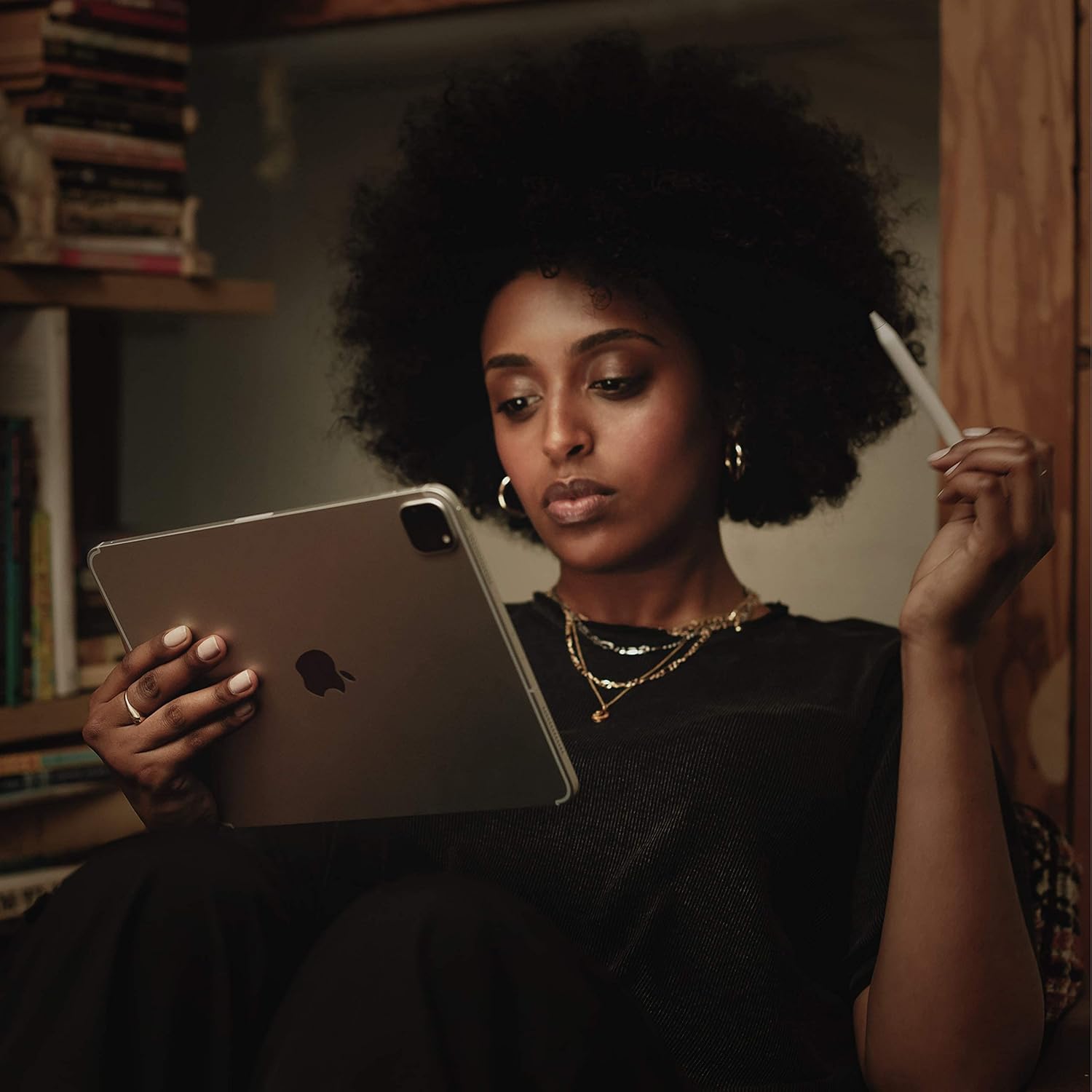 Apple iPad Pro 12.9-inch (4th Gen.) - 128GB - WiFi - Space Gray (Renewed Premium) - Authentic Apple Products.